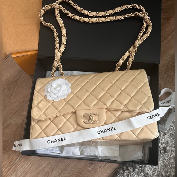 CHANEL Handbags - ❌SOLD❌Authentic CHANEL JUMBO SINGLE FLAP